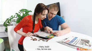 Chelsy Sun a krapekja előtt baszik