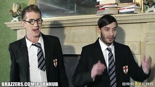 Tarra White a vadító sulis repedtsarkú
