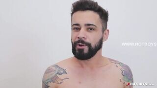 Latin Amerikai kant dugják a gigászi farkú barna pasik