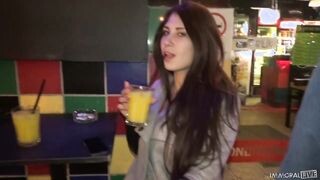 Ayda Swinger a méretes tőgyes tini szajha