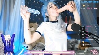 Tini szuka két vibrátort szop