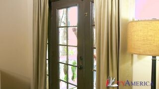 Szomszéd anyuci és a termetes himbilimbi