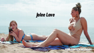 Jolee Loveot a strandon szedik fel egy pici segglyukba baszásra