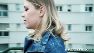 Selvaggia Babe a sztyuárdesz méretes segge megpakolva