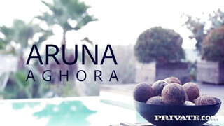 Aruna Aghora kicsike muffja finoman megrakva