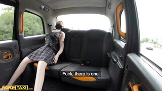 Fake Taxi - Tetkós fenekű bige lovagol