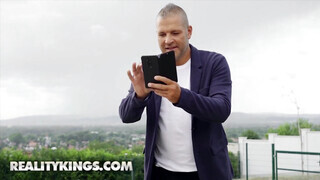Reality Kings - Cherry Kiss segge keményen megdöngetve