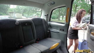 Fake Taxi  - Gigantikus keblű fiatal szuka megkettyintve