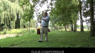 Oldje - Koros csávó dugja a tini macát