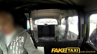 FakeTaxi - cuki gádzsi méretes seggel megfizet