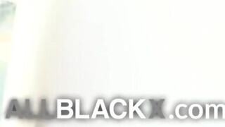 AllBlackX - Lala Ivey a gigantikus didkós tini
