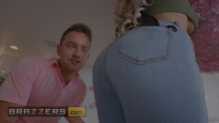 Brazzers - Katie Kush és Kayley Gunner édeshármasban kufircol