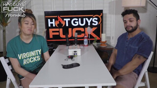 Hot guys fuck - a japán bige nagyon örül a gigászi fasznak