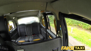 Fake Taxi - Óriási didkós milf megbaszva a hátsó ülésen