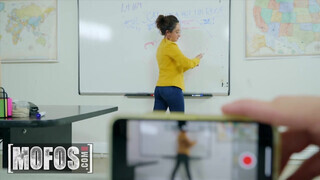 Mofos – Isabella Nice a örömlány tanítónéni