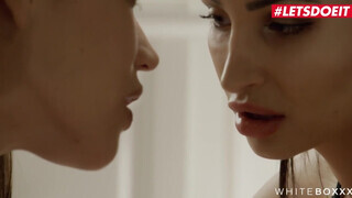 White Boxxx - Alyssia Kent és Alyssa Reece a kívánatos román lányok