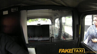 FakeTaxi - gigantikus mellű bige nem akar fizetni