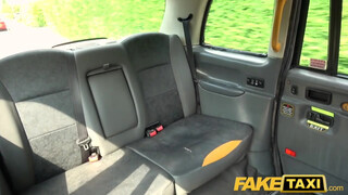 Fake Taxi - Rhiannon Ryder pélót akar a valagába