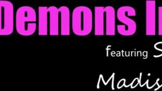 Scarlett Mae és Madison Summers édeshármasban basznak