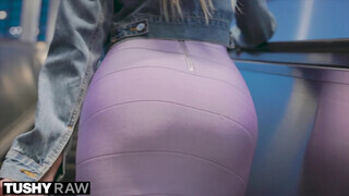 TUSHY RAW - Pristine Edge a dögös fiatal milf