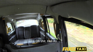 Fake Taxi - Valerie Fox fenék pluggal a fenekében
