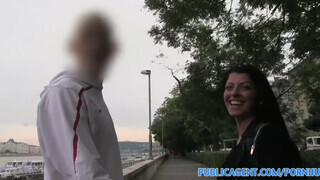 PublicAgent - Vivien Bell a csábos kokeró szuka