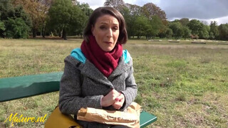 Francia asszony hátsó nyílásba baszva