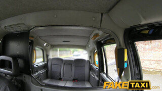 FakeTaxi - Ella Hughes a fullos vörös hajú spiné