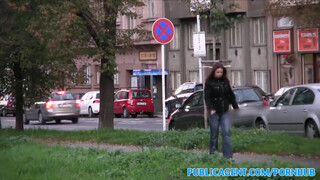 PublicAgent - Óriás cickós cseh csajszi