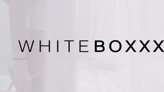 WhiteBoxxx - hatalmas picsájú csajszika reggel is akar közösülni