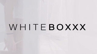 WhiteBoxxx - bombázó világos szőke csaj reggel akar dugni