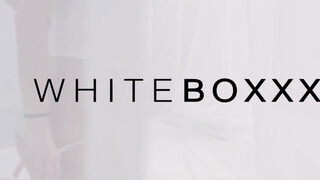 WhiteBoxxx - A szeretője előtt csinálja a maca