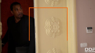 Anissa Kate a hímvessző kedvelő titkárnő