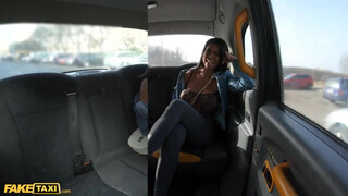 Fake Taxi - Chloe Lamour olcsóbban taxizik