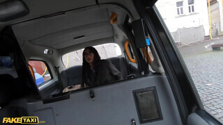 Fake Taxi - Mali Ubon a gyönyörű latina gádzsi
