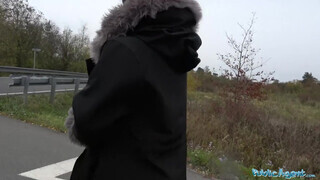 Public Agent - Kiki Minaj a brit fiatal gádzsi