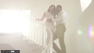 HOTWIFEXXX - Alex Coal a fiatal házaspár