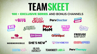 TeamSkeet - gigászi cickós csajok popóba is engedik