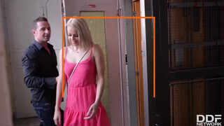 Eva Parcker és Christen Courtney édeshármasban basznak