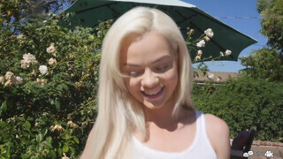 Elsa Jean és a kertész csávó gigantikus bréje
