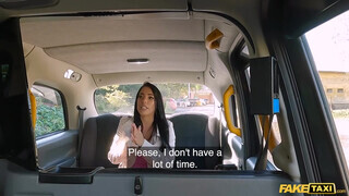 Fake Taxi - Megan Fiore a szexy gigászi cickós maca