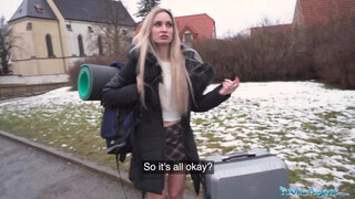 Public Agent - Micky Muffin a örömlány turista gádzsi