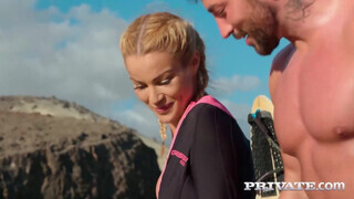 Private com - Cherry Kiss a szenvedélyes szörfös gádzsi