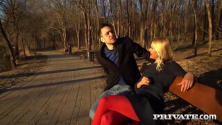 Private com - Zlata Shine a bájos gigantikus kannás milf