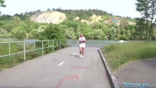 Public Agent - Gigászi mellű szép popós gádzsi