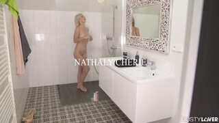 Nathaly Cherie muffja és segge is megdöngetve