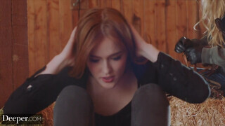 Deeper - Jia Lissa benyeli a gigászi kukit