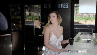 PrivateBlack - Anna Polina a gigászi tőgyes fiatal pipi