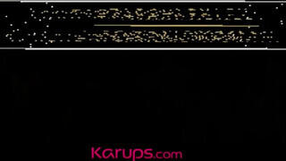 Karups - Tara Ashley tövig bekapja a bájdorongot