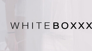 WHITEBOXXX - Tini csajszika játszik a puncijával